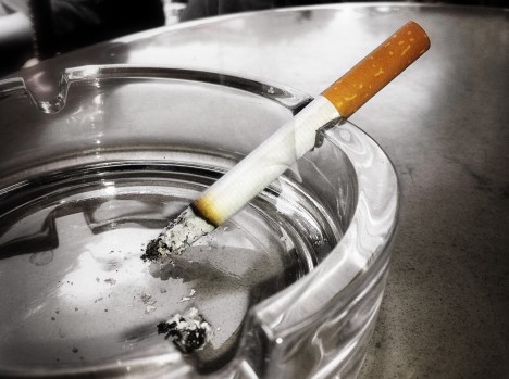 21 holdnapon hagyta abba a dohányzást